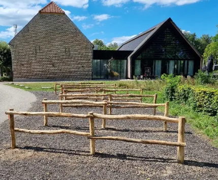 Jaap de Vries Producties Roma fietsnietje robinia