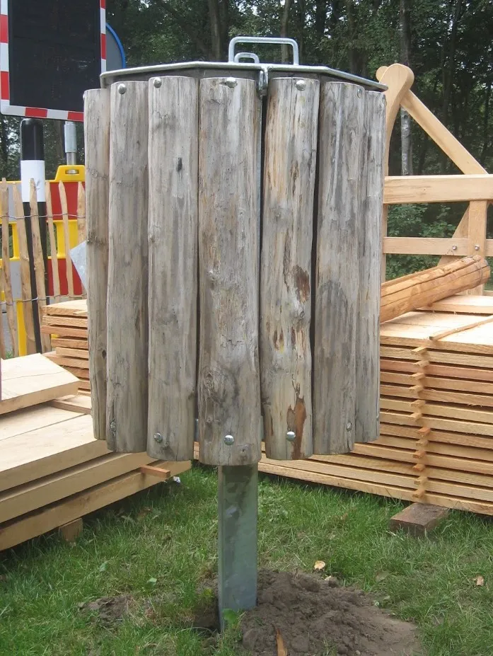 Jaap de Vries Bologna afvalbak kastanje houten buiten