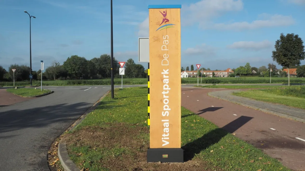 Jaap de Vries Amersfoort informatiezuil hout 300 cm