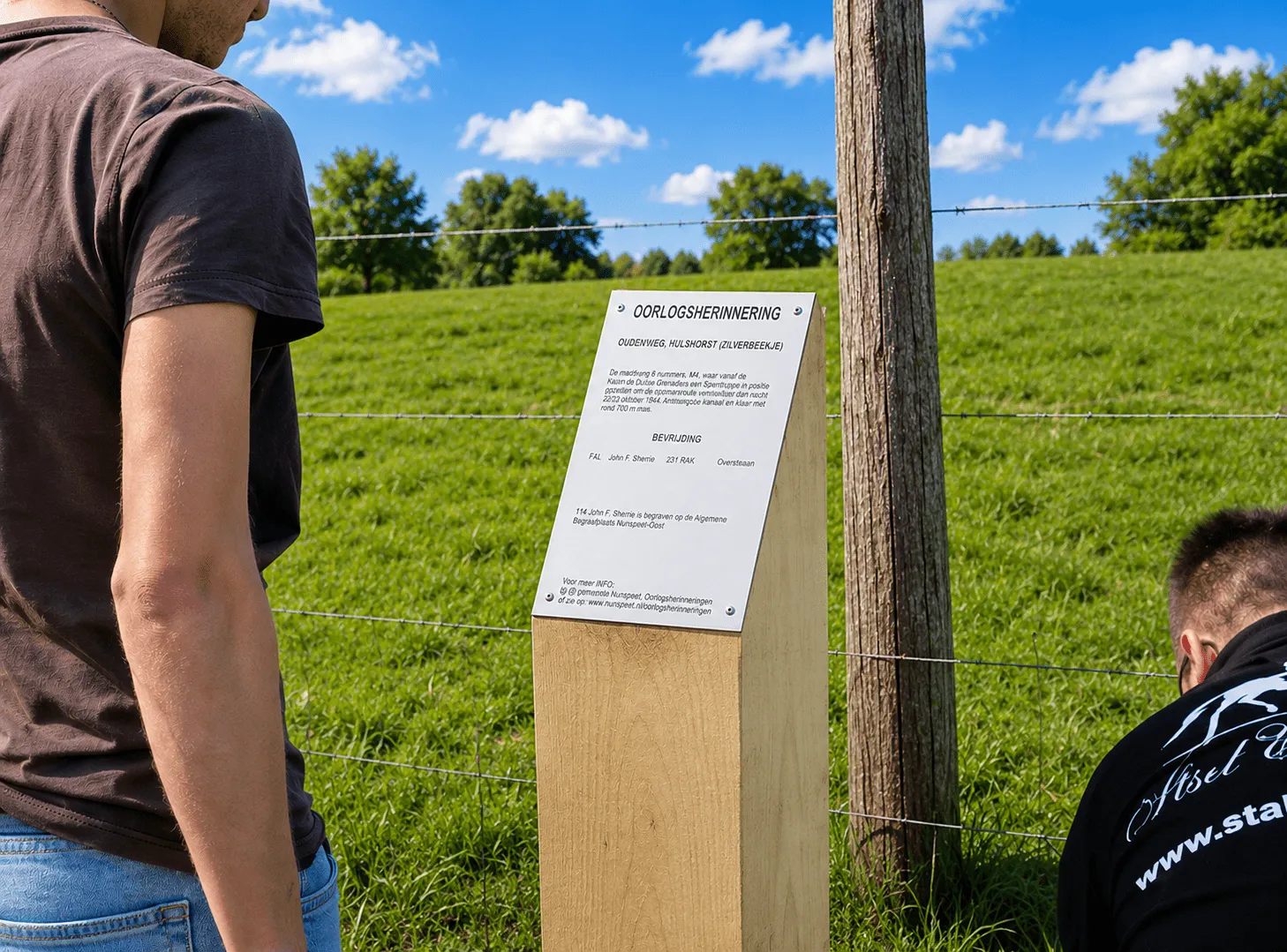 Jaap de Vries Helmond graveerbord eiken RVS-look