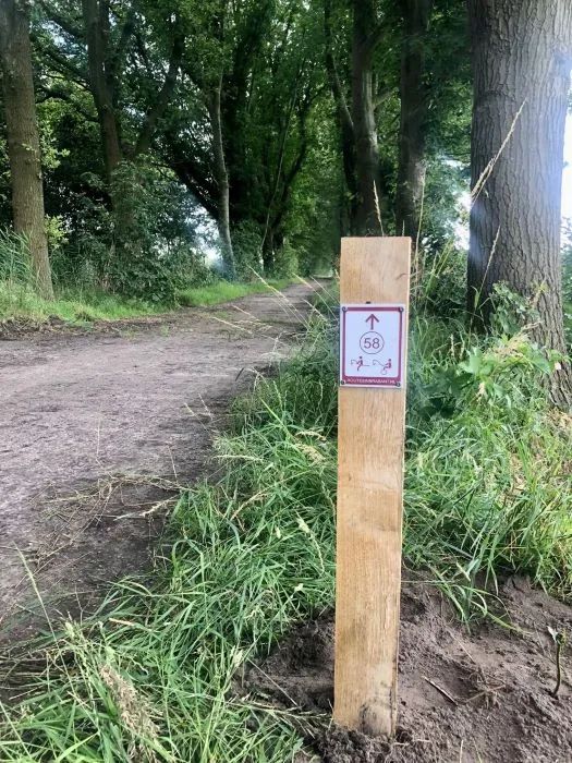 Jaap de Vries Producties Ruiterroute routebord Trespa eiken
