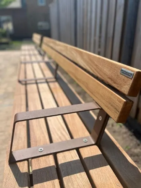 Groundlevel Samson Juul 2400-MR zitbank armleuningen 240 cm