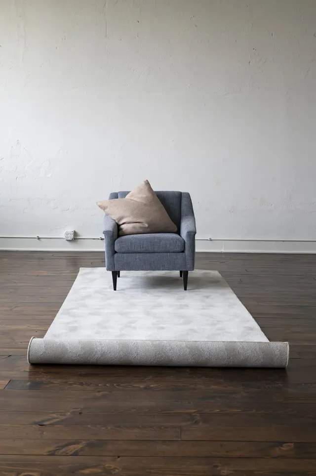 Sutherland Furniture Vibrato Tibetan Knot knoop