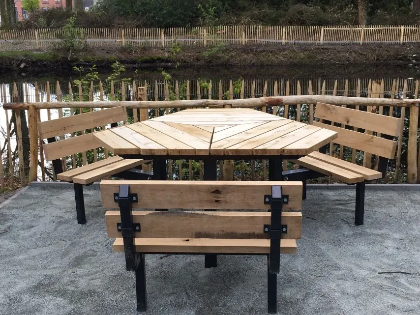 Jaap de Vries Producties Louisiana rolstoeltafel eiken 3+3