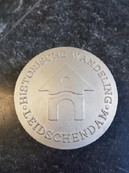 Groundlevel Samson wegdeknagel gegoten rvs met reliëf