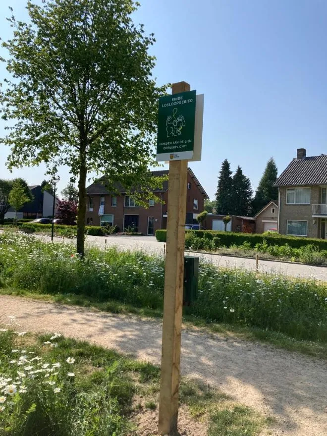 Jaap de Vries Producties Brugge aanduidingspaal eiken dubbel bord