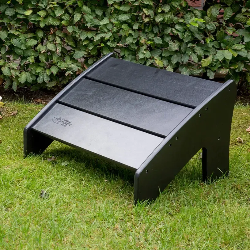 Comfychair Modern voetenbank zwart onderhoudsarm