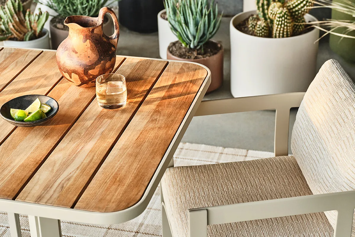 Sutherland Furniture Crescent Square bistrot. 70 cm grijs