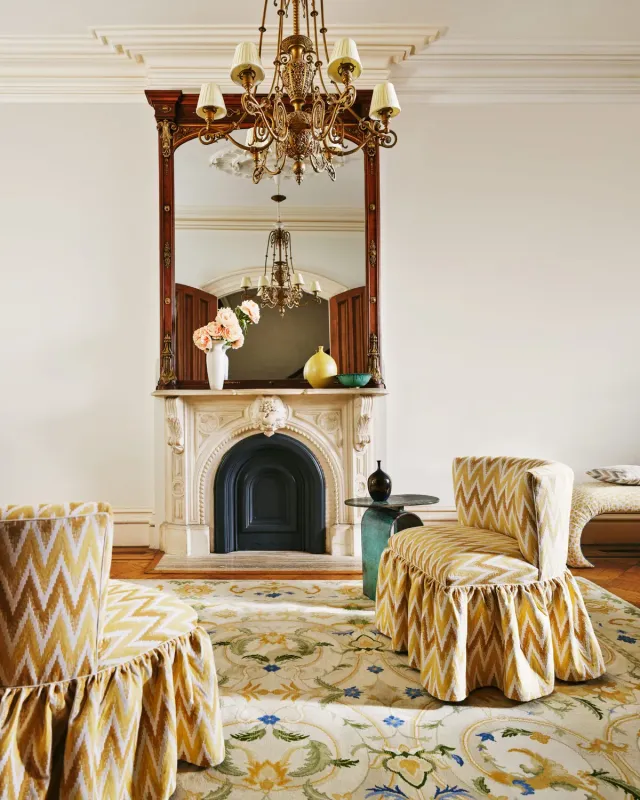 Sutherland Furniture Chateau Tibetan Knot buitenstof dessin