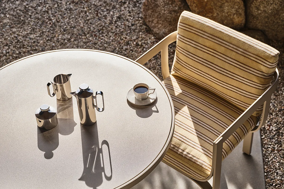 Sutherland Crescent dining tuinstoel armleuning zitdiep
