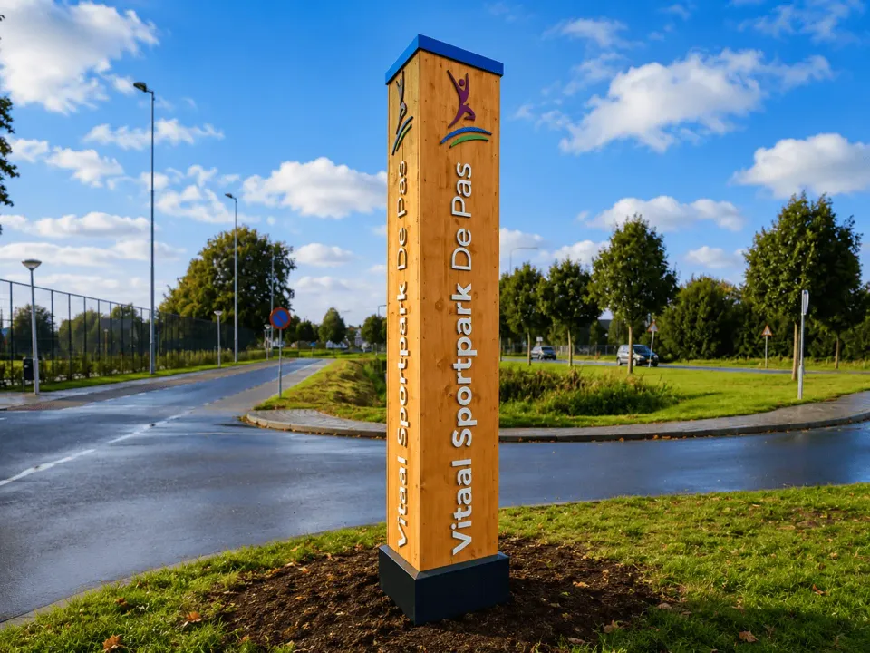 Jaap de Vries Amersfoort informatiezuil hout 300 cm