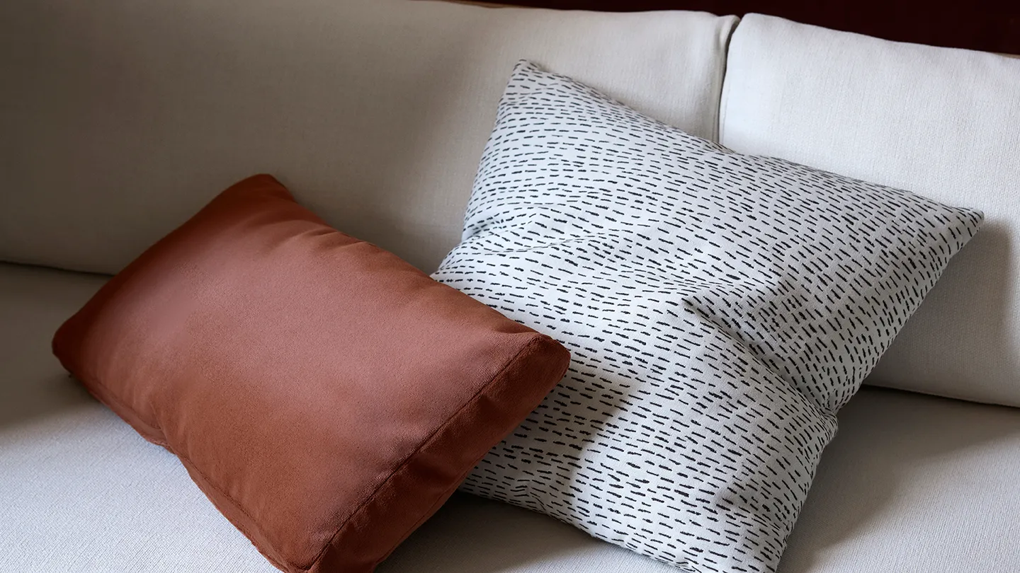 Sutherland Furniture Arigato buitenstof onderhoudsarm