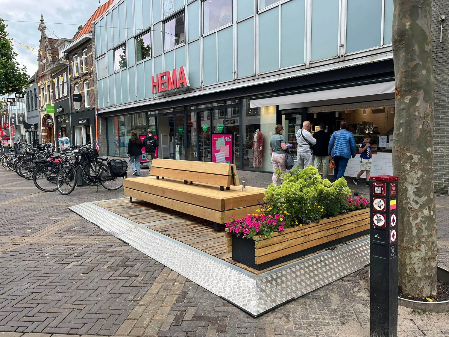 Groundlevel City Oase Samson zitplatform staal eiken