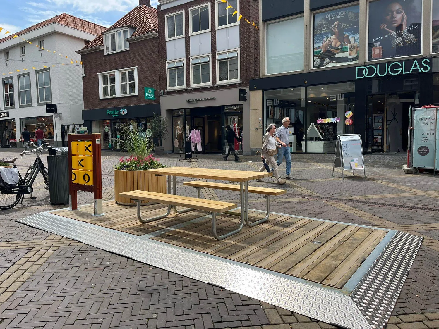 Groundlevel City Oase Samson zitplatform staal eiken