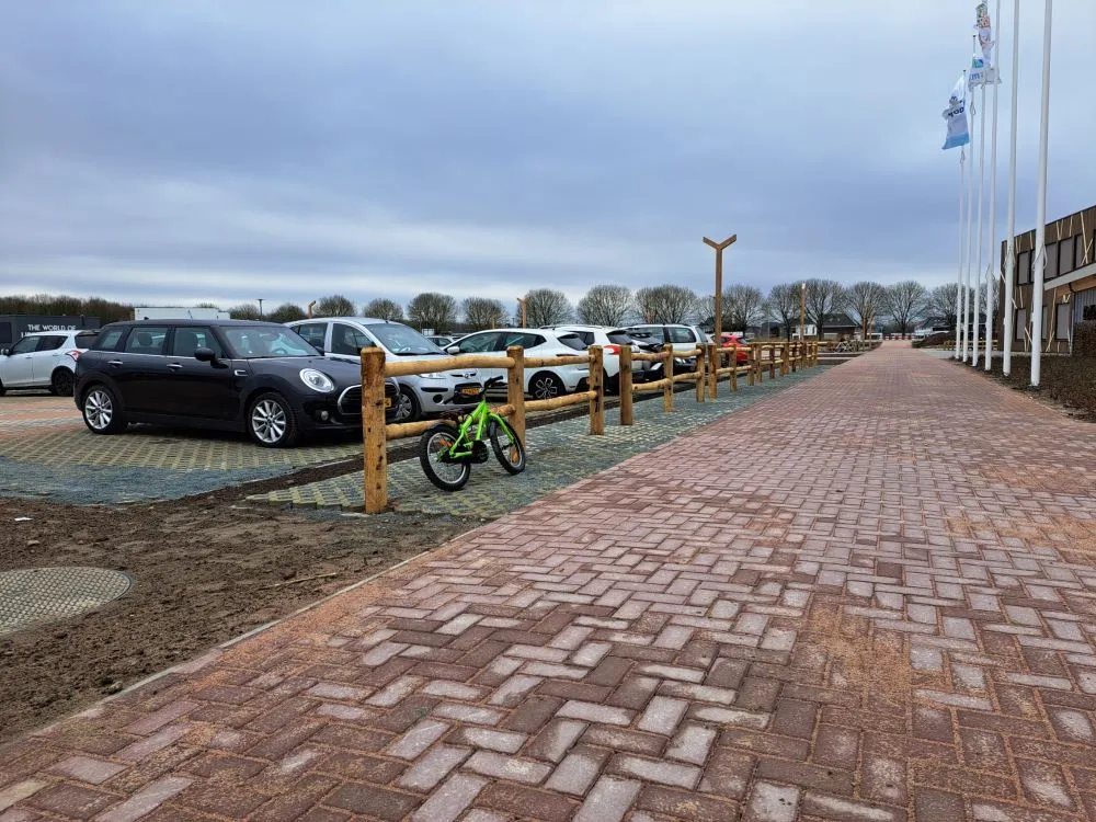 Jaap de Vries Salerno fietsenrek kastanjehout