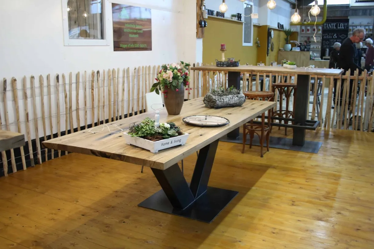 Jaap de Vries Manchester eettafel 244x93 cm wagondelen
