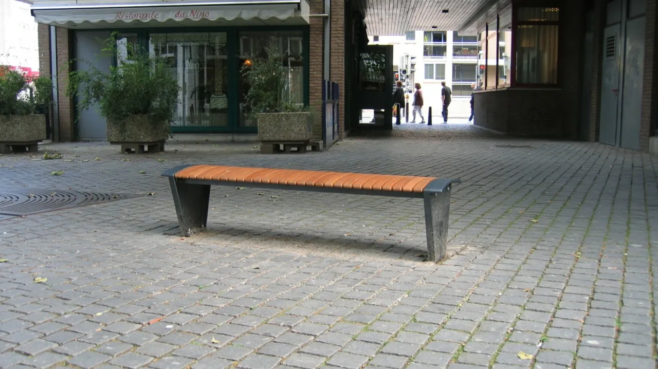 Inter Design Rendez-Vous buitenbank enkelzits hout