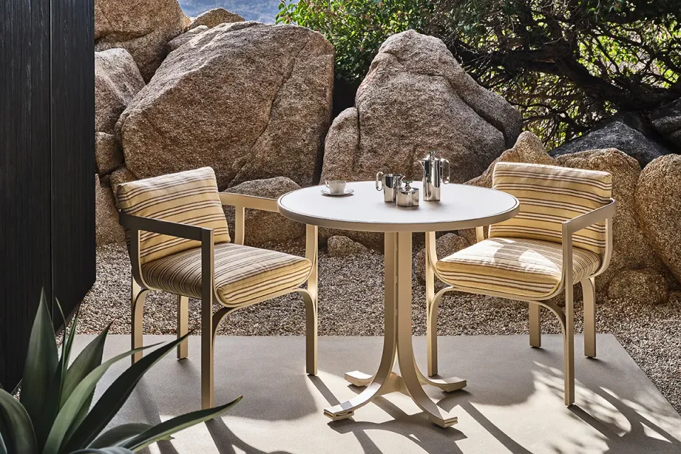 Sutherland Crescent dining tuinstoel armleuning zitdiep
