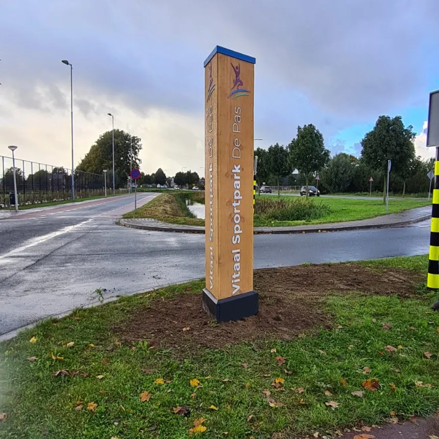 Jaap de Vries Amersfoort informatiezuil hout 300 cm