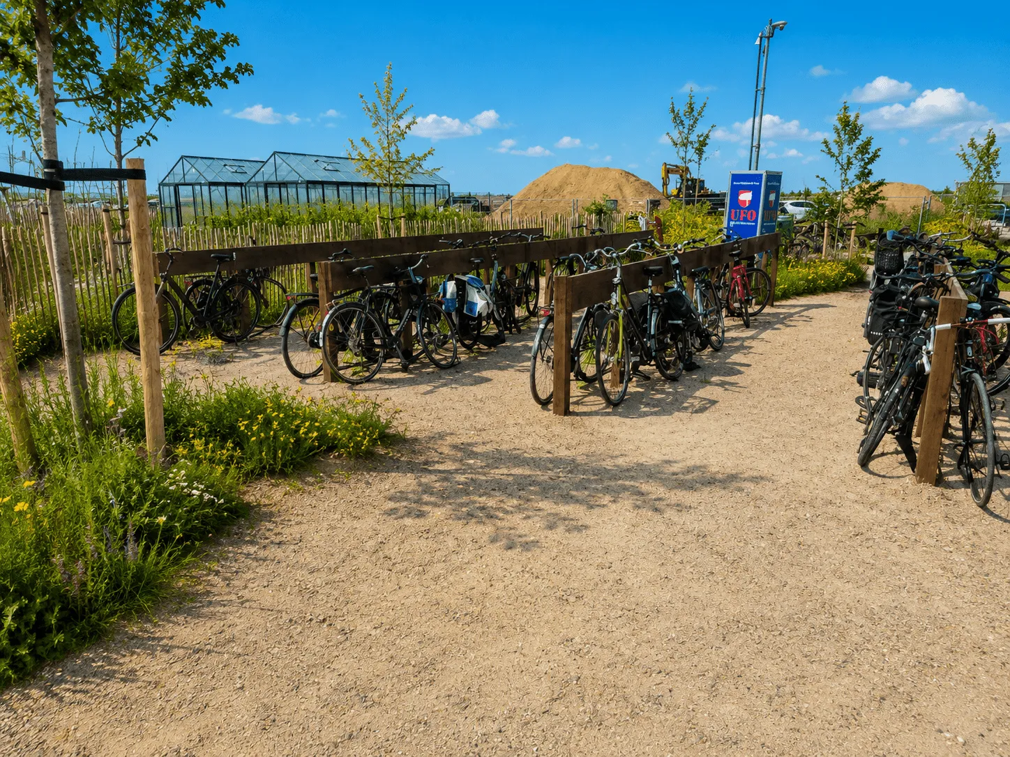 Jaap de Vries Napoli fietsenstalling hout fietsnietje