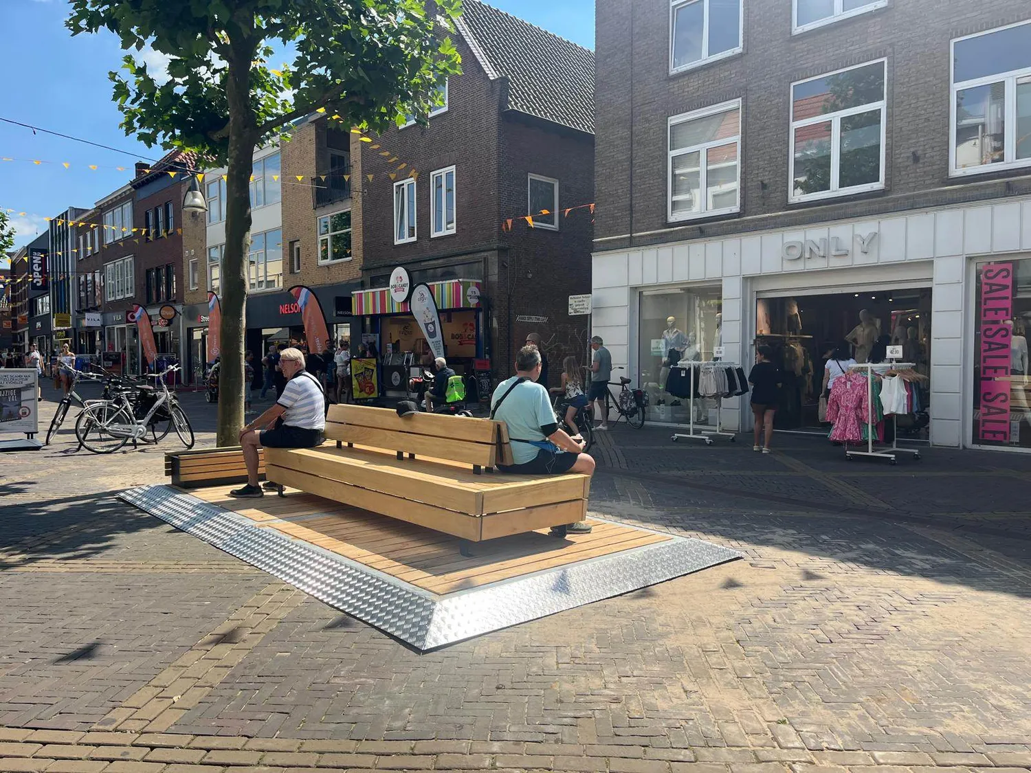 Groundlevel City Oase Samson zitplatform staal eiken