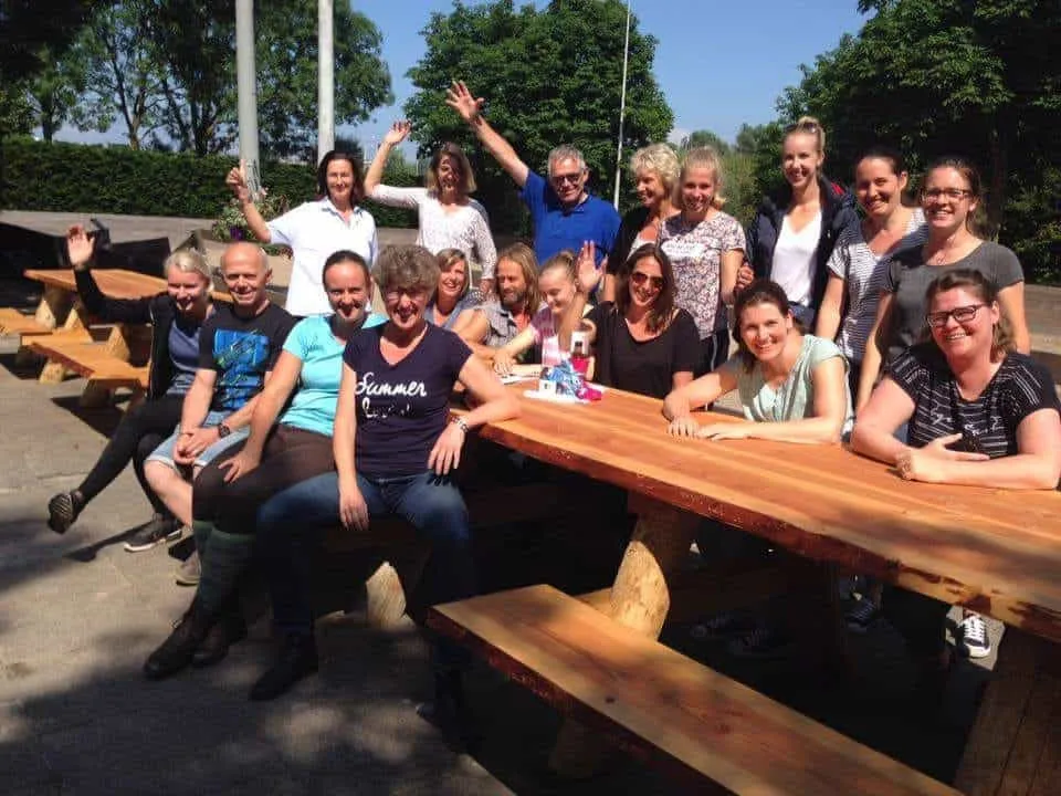 Jaap de Vries Montana rolstoeltafel eiken 400 cm 16-persoons