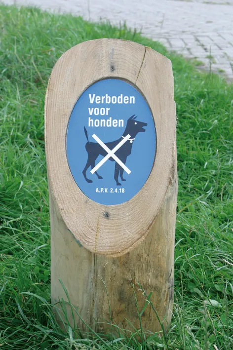 Jaap de Vries Amsterdam hondenbeleidspaal hout 130 cm