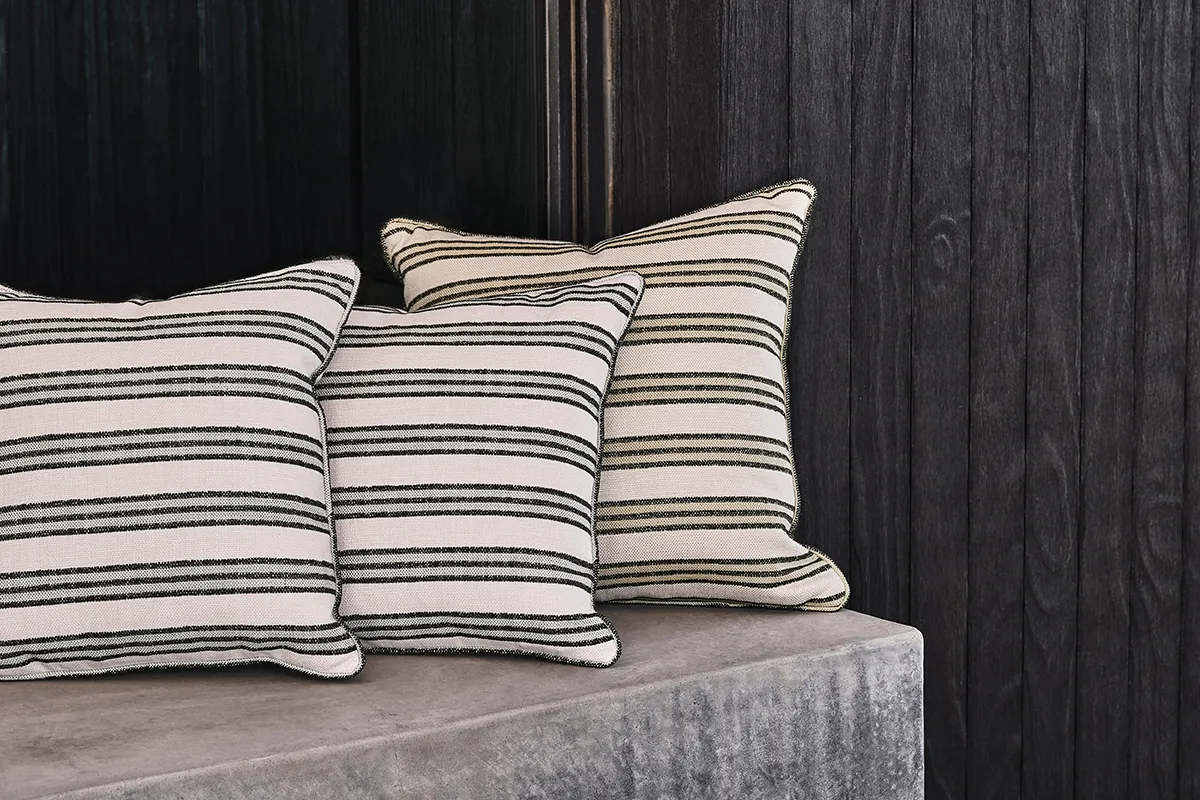 Sutherland Furniture Shadow Stripe buitenstof gestreept