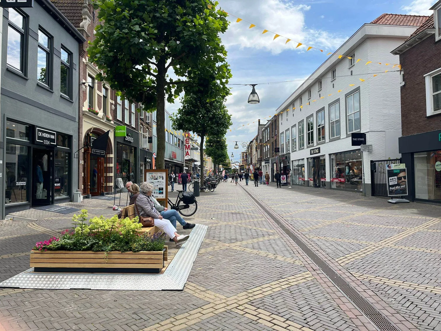 Groundlevel City Oase Samson zitplatform staal eiken