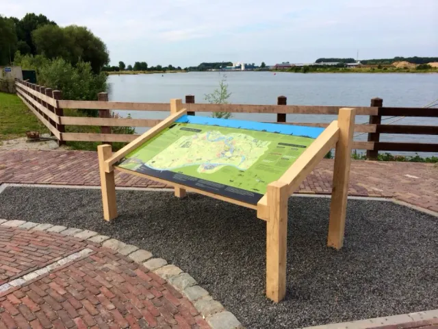 Jaap de Vries Aalburg lessenaar informatiebord 150x100 cm eiken