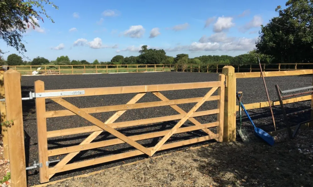 Jaap de Vries Producties toegangspoort paarden omheining