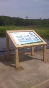 Jaap de Vries Gouda informatiebord lessenaar hout UV-laminaat