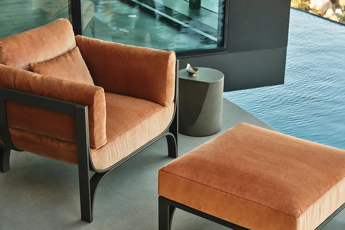 Sutherland Furniture Crescent Ottoman hocker buiten