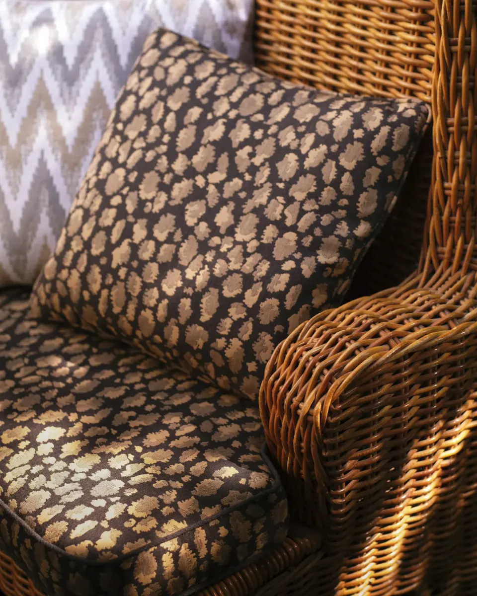 Sutherland Furniture Leaping Leopards tuinkussen panter