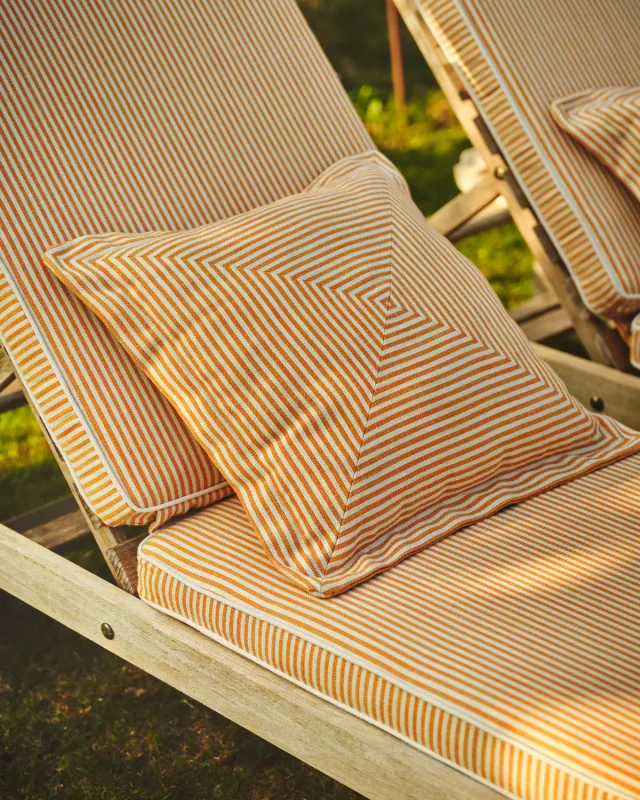 Sutherland Tatton Stripe sierkussen weerbestendig