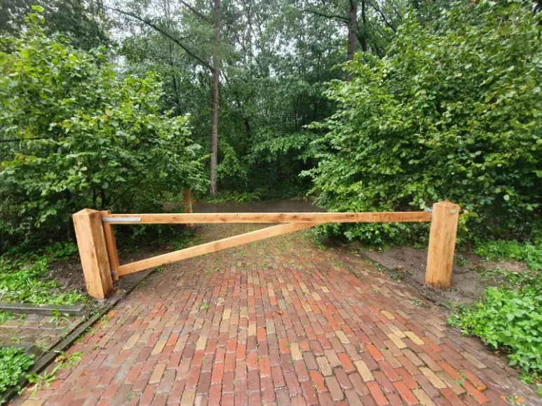 Jaap de Vries Producties Metz slagboom eikenhout tot 500 cm