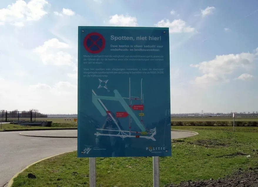 Jaap de Vries Schiphol informatiebord hout full-colour