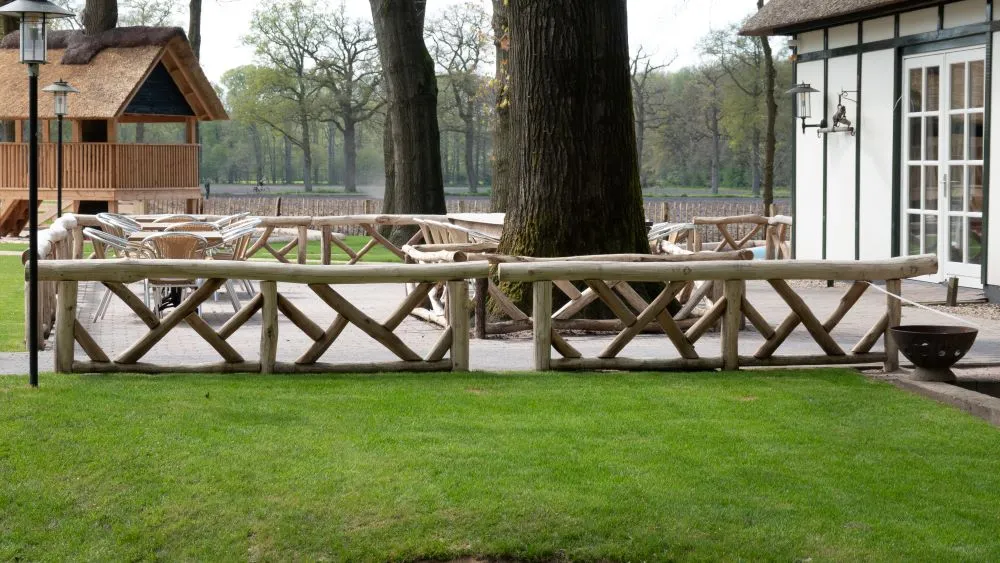 Jaap de Vries Producties Lyon hekwerk robinia maatwerk