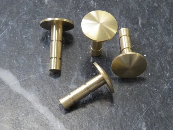 Groundlevel Samson GL klein markeernagel brons 30mm